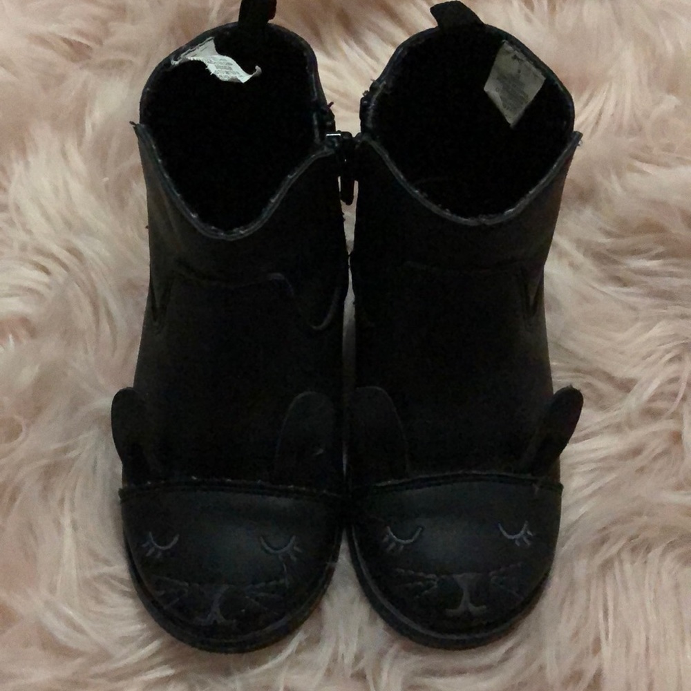 Old Navy black Rabbit/Bear Toddler Booties